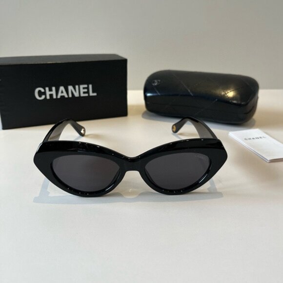 CHANEL Women's Black Sunglasses - Picture 1 of 7